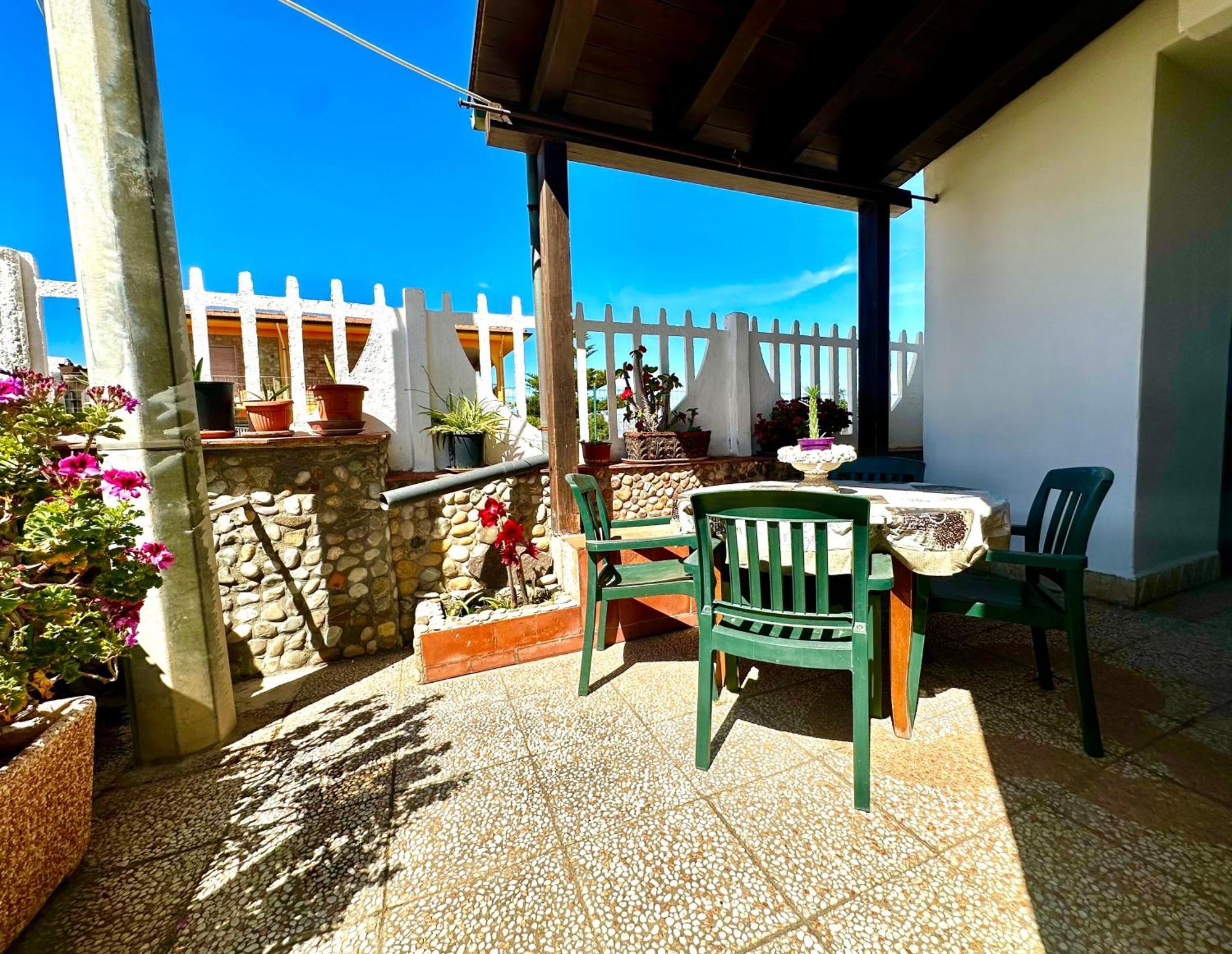Casa Del Sole Apartment Campofelice Di Roccella Exterior foto