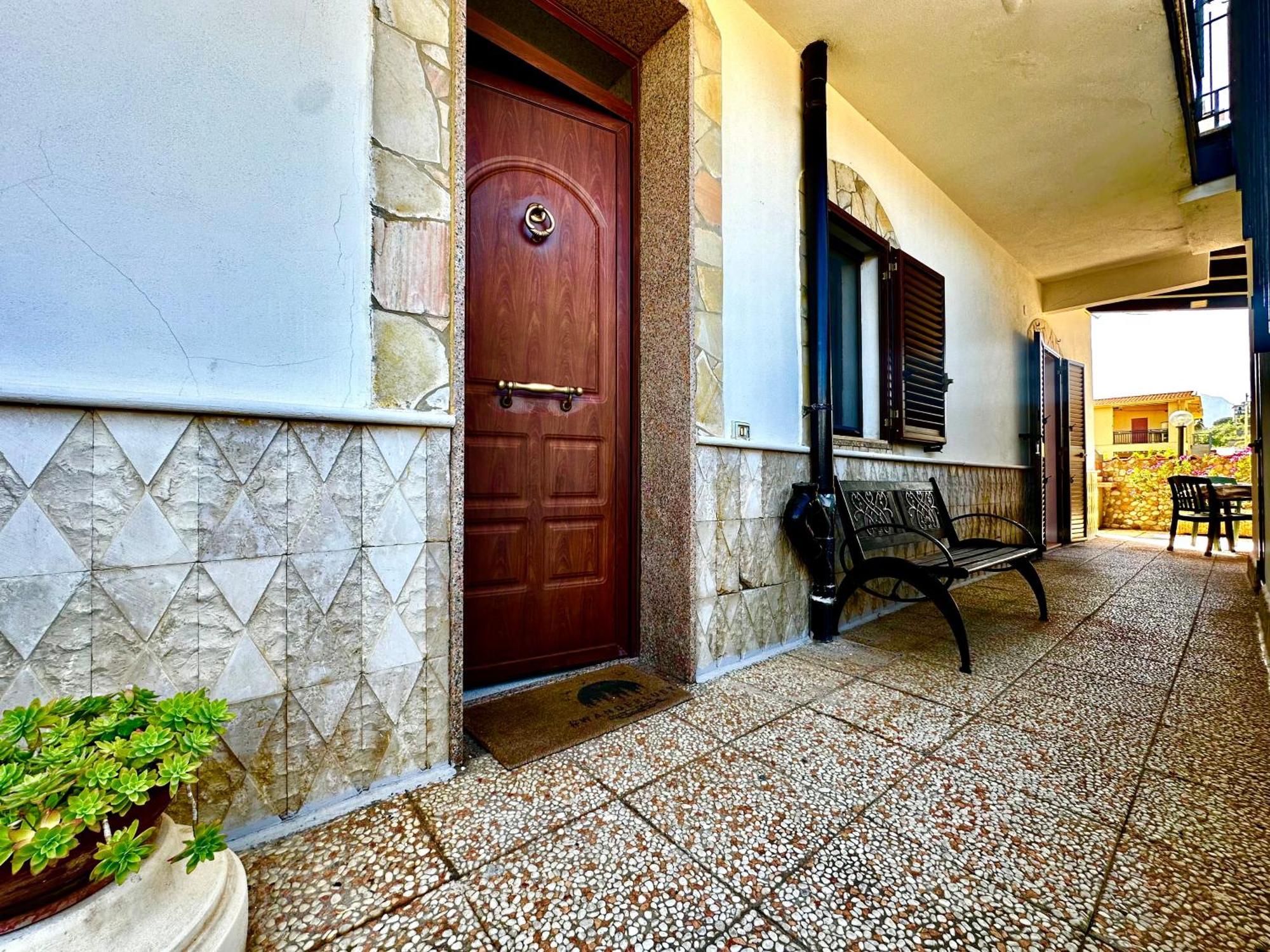 Casa Del Sole Apartment Campofelice Di Roccella Exterior foto